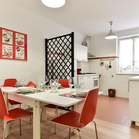 Red & White Vatican Apartment Rome Bagian luar foto