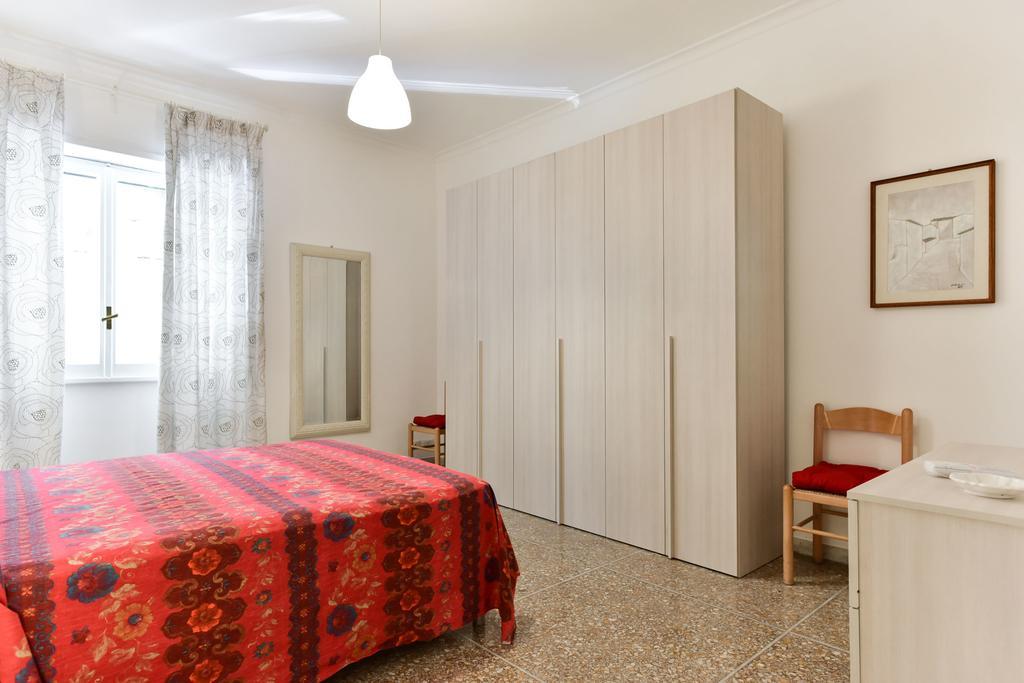 Red & White Vatican Apartment Rome Bagian luar foto