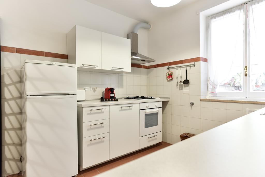 Red & White Vatican Apartment Rome Bagian luar foto