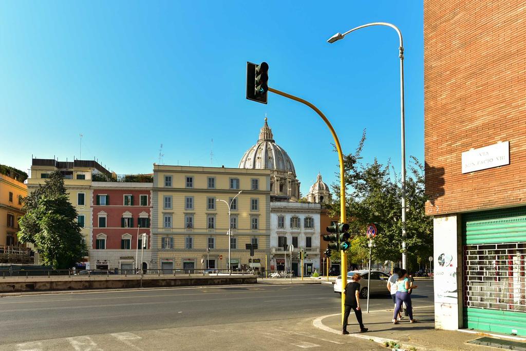 Red & White Vatican Apartment Rome Bagian luar foto