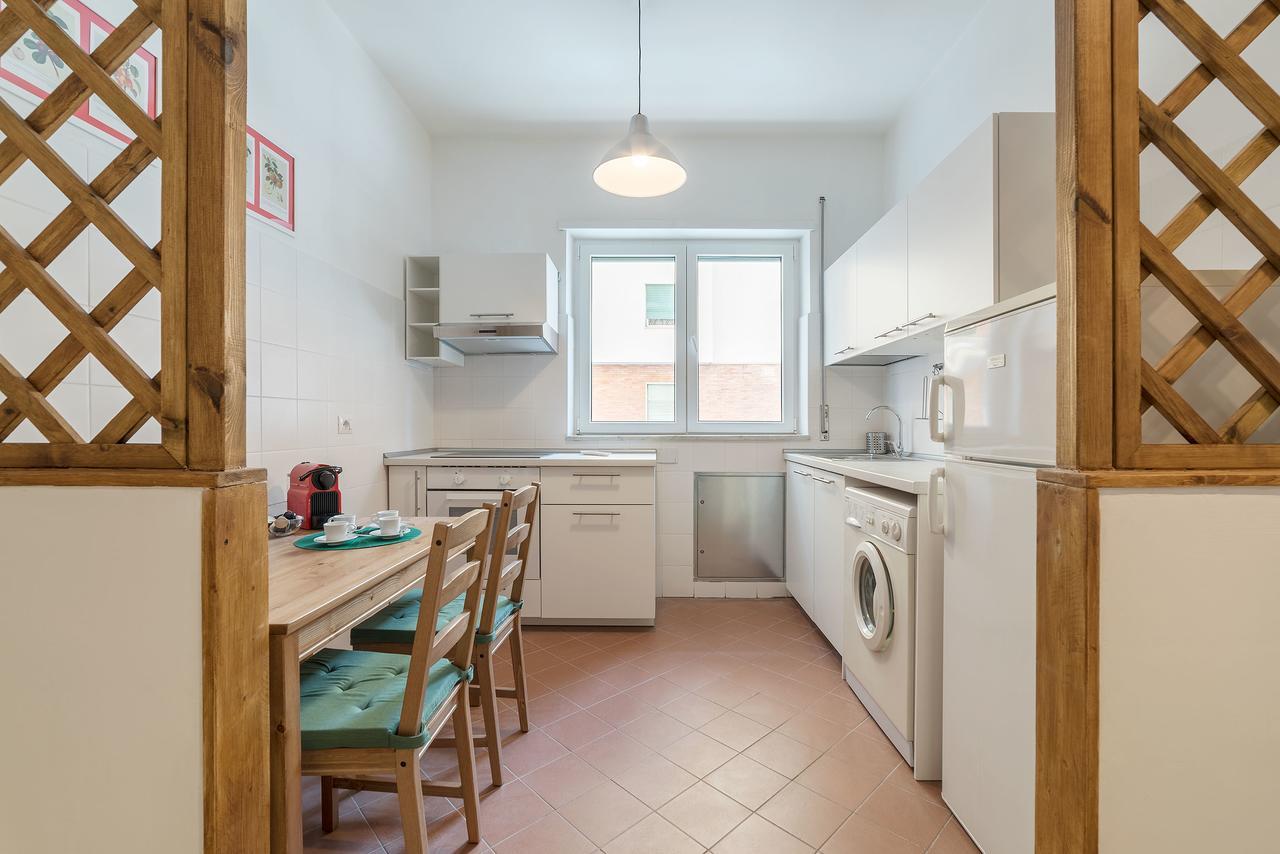 Red & White Vatican Apartment Rome Bagian luar foto