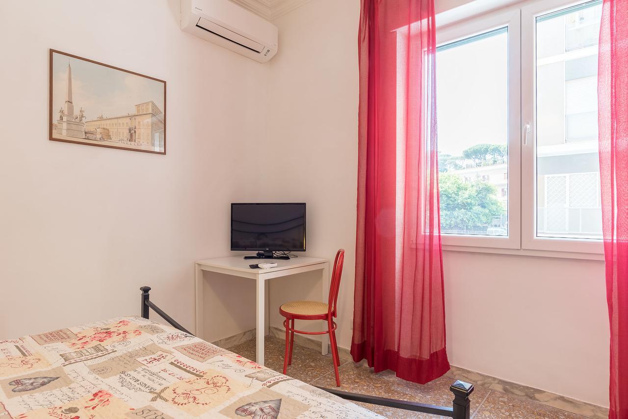 Red & White Vatican Apartment Rome Bagian luar foto
