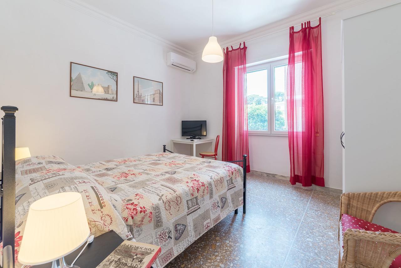 Red & White Vatican Apartment Rome Bagian luar foto
